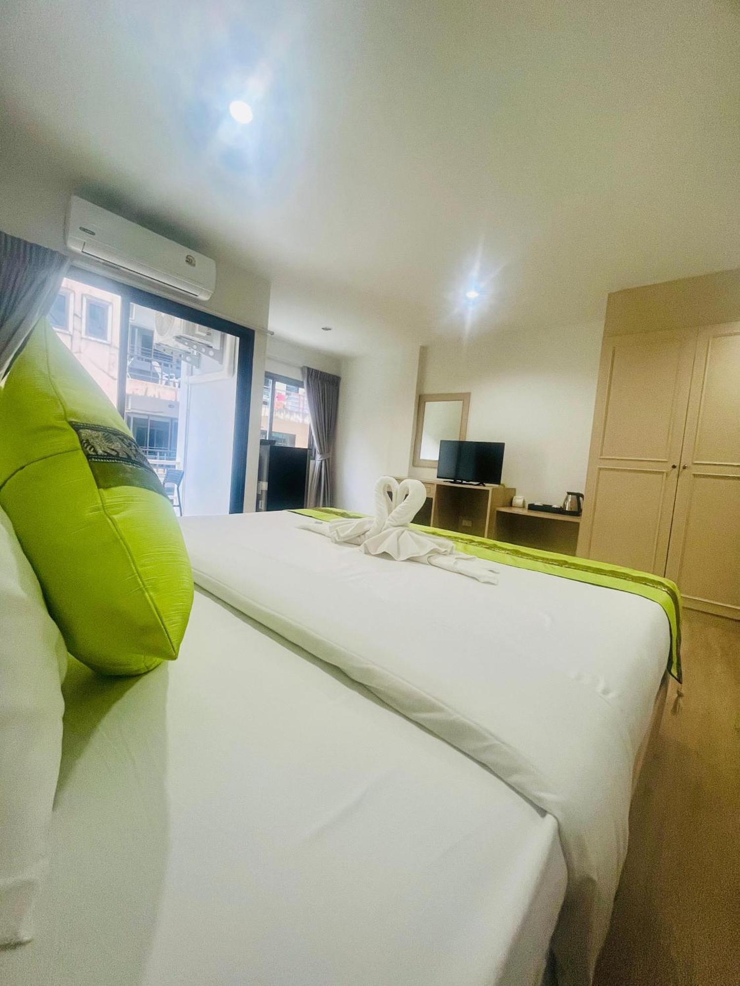 28 Boutique Hotel Patong Exterior photo