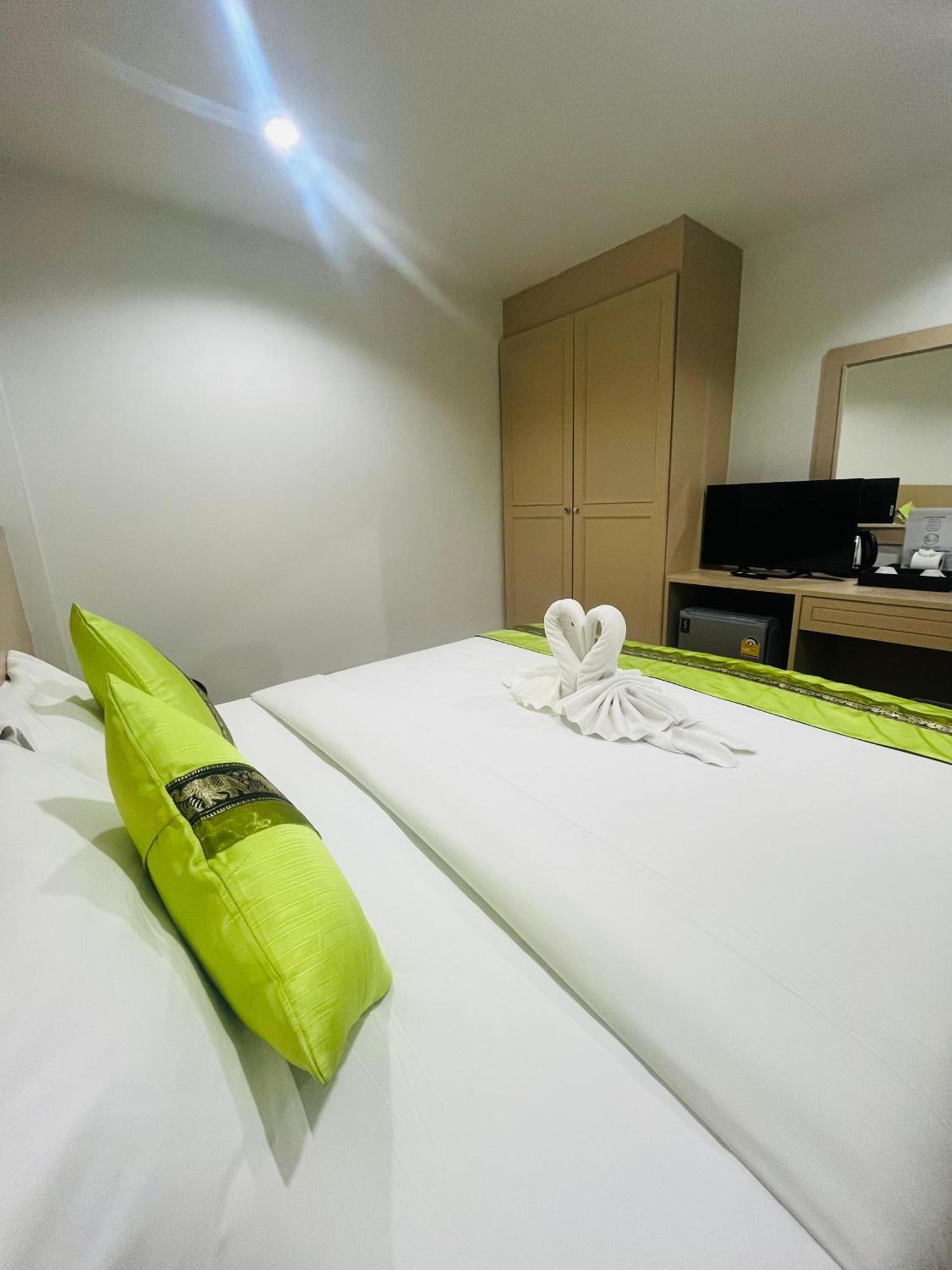 28 Boutique Hotel Patong Room photo